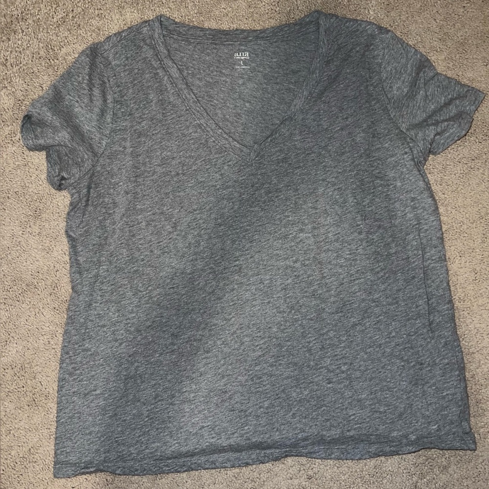 a.n.a Heather Gray V-Neck Short Sleeve Tee